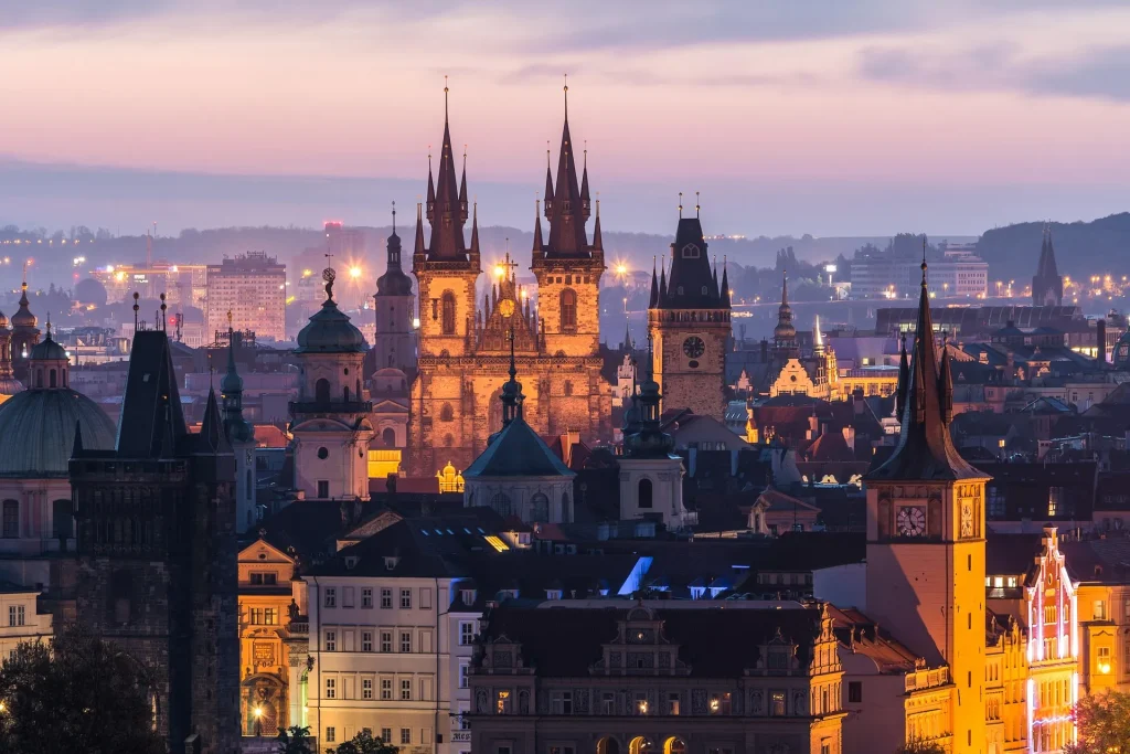 Kościół Marii Panny przed Tynem wieczorem